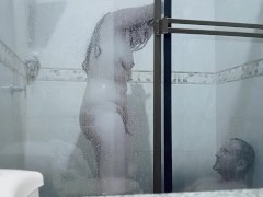 مربی باشگاه با یکی از کارآموزان زن در حمام باشگاه رابطه جنسی دارد🔥🇮🇷 14/16