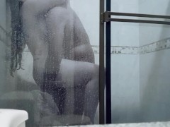 مربی باشگاه با یکی از کارآموزان زن در حمام باشگاه رابطه جنسی دارد🔥🇮🇷 4/16