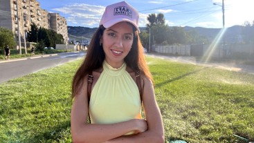 Beauty agreed to public sex in the mountains Creampie