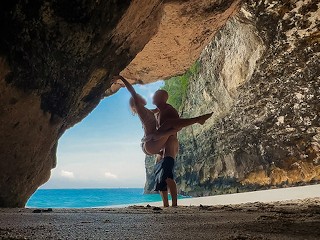 Sesso Selvaggio in Spiaggia | COPRIMI CON IL TUO SPERMA CALDO SULLA BELLISSIMA SPIAGGIA
