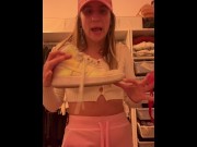 Cute брюнетка крошки @gigimaxofficial туалете Винтаж Kinky Red ...