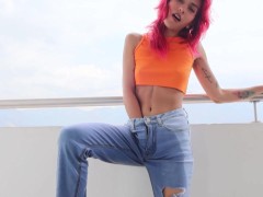 RE WETTING MY JEANS WITH PEE