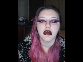 Присоединяйся к Goddess, пока она курит, но не теряйся в моих глазах