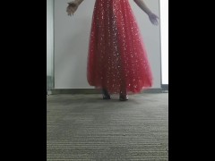 穿着华丽的性感演出服，在办公室穿着漆皮高跟靴自慰，喷了一地！！！！ - Screenshot 1 of 16 - Costume