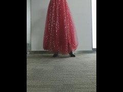 穿着华丽的性感演出服，在办公室穿着漆皮高跟靴自慰，喷了一地！！！！ - Screenshot 3 of 16 - Boots