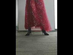 穿着华丽的性感演出服，在办公室穿着漆皮高跟靴自慰，喷了一地！！！！ - Screenshot 4 of 16 - Costume