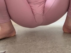 ヨガパンツでお風呂でお漏らしする人妻 - Screenshot 7 of 16 - Japan