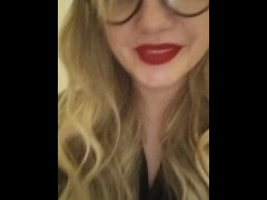 Сучка показывает измену и хочет трахаться - Screenshot 14 of 16 - шлюха девушка