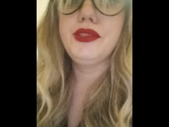 Сучка показывает измену и хочет трахаться - Screenshot 5 of 16 - минет