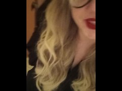 Сучка показывает измену и хочет трахаться - Screenshot 9 of 16 - шлюха девушка