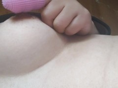 犬用シリコン歯ブラシで乳首オナニーしてオホ声出しちゃう雑魚乳首。 - Screenshot 3 of 16 - オナニー
