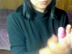 シリコンブラシで両乳首をゴシゴシして悶える変態日本人女性。 - Screenshot 1 of 16 - 日本人