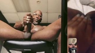 22-летняя толстая киска FACETIME с 40-летней! IG:HeyCesarBella