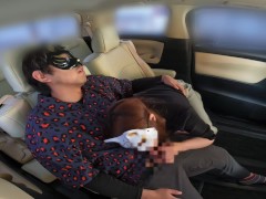旦那の病院に付き添いに来て駐車場不倫相手とカーセックスしてアナルに大量ぶっかけされてしまう人妻