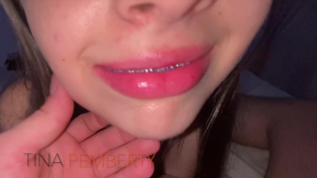 ТИНА ВПЕРВЫЕ УЧИТСЯ ГЛОТАТЬ МОЛОКО - COMPLETE