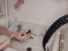 Cleaning my dirty toys after a dirty stream - Screenshot 11 of 16 - Anal Toys