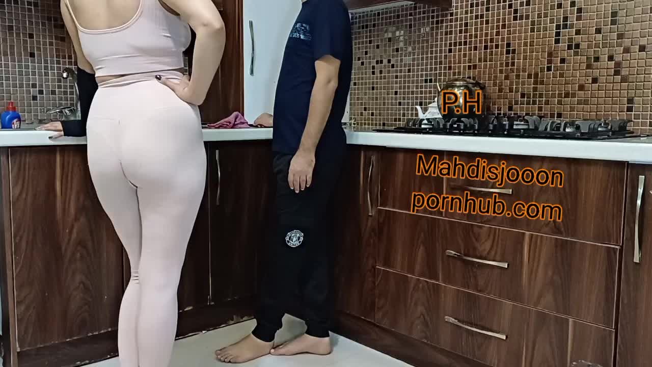 سکس ایرانی وقتی از سرکار اومدم خونه دیدم فقط خ..ااا...له جون خونمونه  (داستانی مکالمه فارسی)