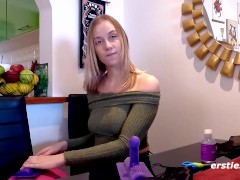 Ersties - Sirena reitet auf ihrem neuen Sybian zu heißen Höhepunkten