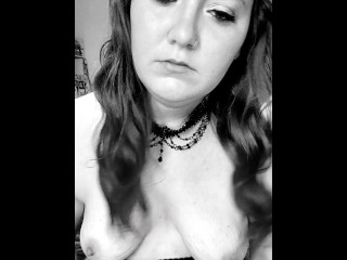 Подпрыгивая эти сиськи