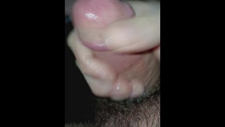 Patron parle très sale tout en caressant sa grosse bite