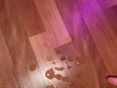 painting with CUM - Screenshot 1 of 16 - Big Cumshot