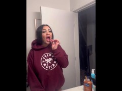 COLLEGE STUDENT SUCKED OFF SOMEONES HUSBAND - Screenshot 2 of 16 - Student