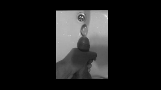 inserción uretral con una cuchara, masturbación y eyaculación .