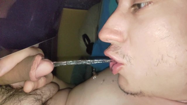 Gulping down a ton of my piss straight into my mouth - With slow motion