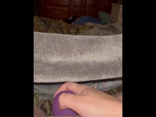 Представь, это твой член, папочка 😏💦💦