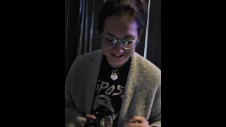 Пст... Покажи мне свои сиськи