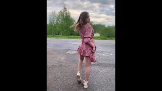 Прямо на трассе: не смогла удержаться!