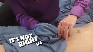 Macecha mě potrestala za to, že jsem sebou trhla. Prst v močové trubici a strapon v zadku.