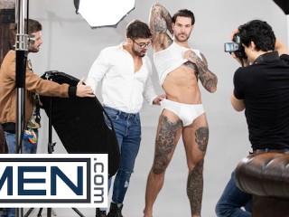 Assisting the Bulge Model/ MEN / Dann Grey, Papi Kocic