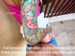 Zerżnął ją publicznie w parku i poszła na spacer ze spermą na bluzce i cyckach (OF: Livia005)