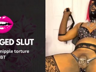 Chastity Eingesperrte Sissy Schlampe in Dessous Bestraft CBT Und Brustwarzen