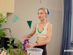 Ersties - Nattie hat beim Backen heiße Ideen und macht es sich selbst