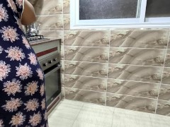 سكس كويتي بينيك خدامة في المطبخ لما زوجتو تروح حمام سكس عربي خليجي جديد بصوت واضح - Screenshot 2 of 16 - Egypt