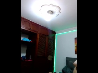 Я скачу на члене мужа, пока не наполнюсь молоком