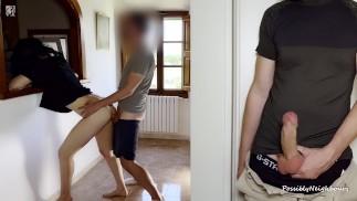 辣妹被朋友勾引 - 她的丈夫抓住了他们Cheating并抽搐了（预告）