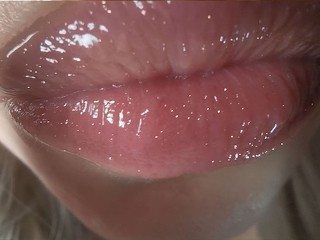 Объектив ASMR целует и ест снизу