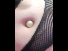 Watch me play with my bellybutton with handcuff