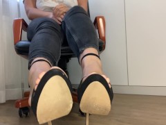 I put on the high heels that my servant bought me