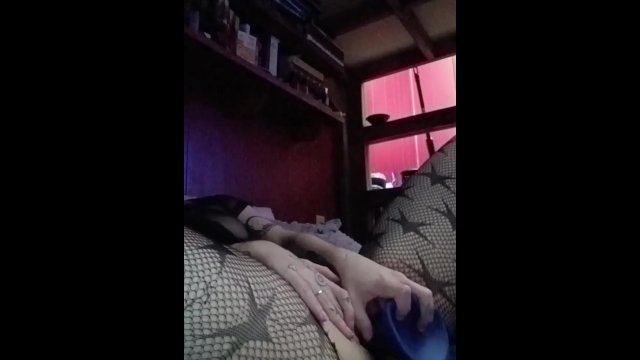 Trans Femboy Fucks himself with Bad dragon