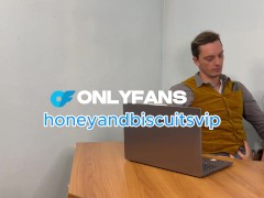 Faccio un pompino al colloquio di lavoro per farmi assumere dal mio nuovo capo-Dialoghi italiano