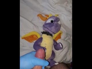 My little Spyro wants Attention