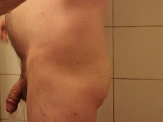 Я очень хорошо мою свой член и яйца