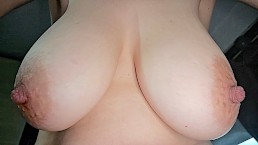 将My Boobs的胸部弹到你的脸上，我的硬硬以慢动作靠近你