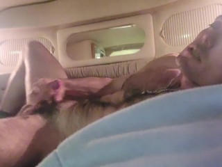 Hot Victor трет свой член