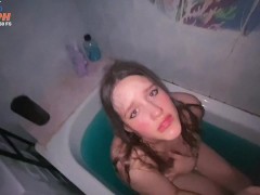 Молодая парочка  потрахались в ванне - Screenshot 14 of 16 - Bathroom Sex