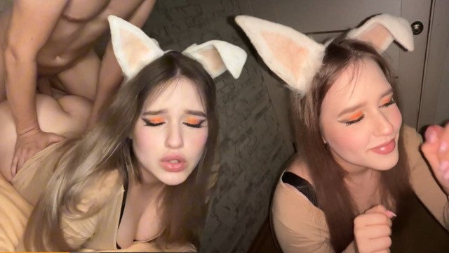 Красивая девушка с заячьими ушками порадовала умелым ротиком и большой попкой